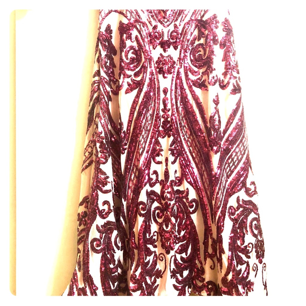Queen of love dress. (NEW)